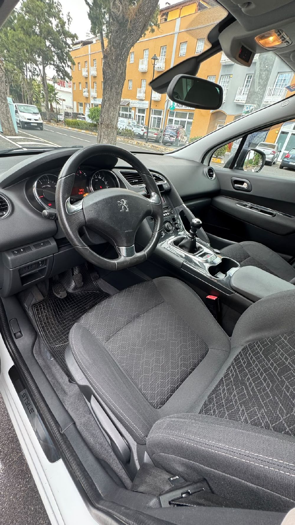 Peugeot 3008 Allure. Vehículo de ocasión.
